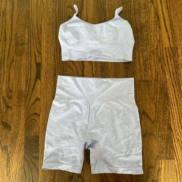 Amazon workout set - Picture 2 of 3